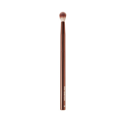 Пензлик для розтушовування тіней HOURGLASS Tapered Blender Brush No 6