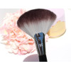 Пензель для пудри та хайлайтера SEPHORA PRO Featherweight Fan Brush #92