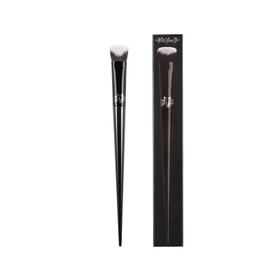 Пензель для консилера KAT VON D Edge Concealer Brush #40
