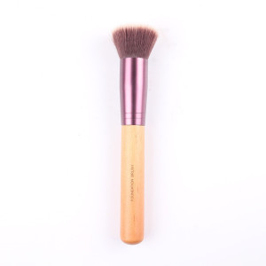 Пензель для тональних основ та пудр INNISFREE Flat Top