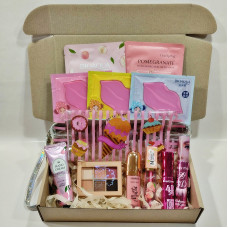 Подарунковий бокс косметики Beauty box на 8 березня для дівчинки, дівчата, подруги, сестри, дочки 12 позицій