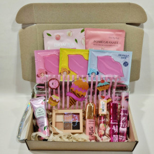 Подарунковий бокс косметики Beauty box на 8 березня для дівчинки, дівчата, подруги, сестри, дочки 12 позицій
